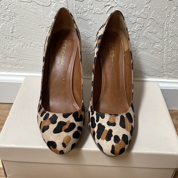 BCBGeneration leopard heels size 8 - Picture 2 of 8